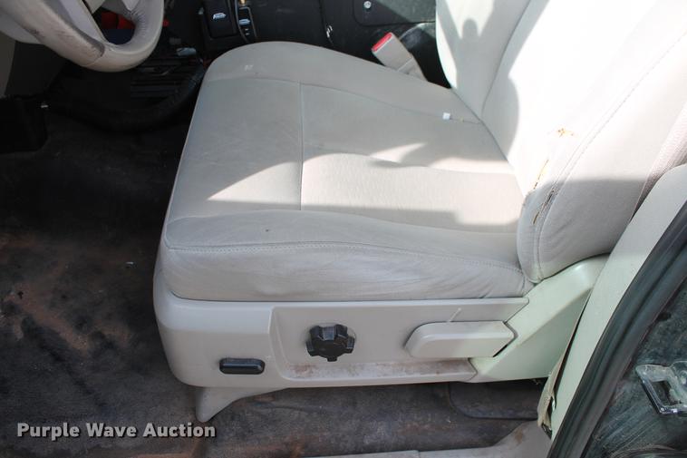 image for item DD1420 2010 Ford Expedition XLT SUV