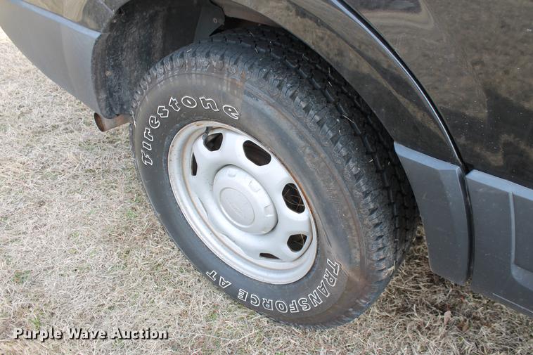 image for item DD1420 2010 Ford Expedition XLT SUV