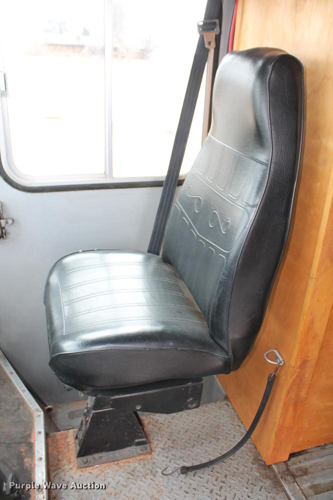 image for item DD1421 1993 Chevrolet P30 step van