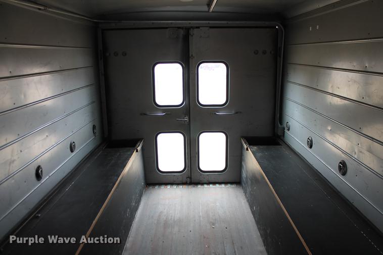 image for item DD1421 1993 Chevrolet P30 step van