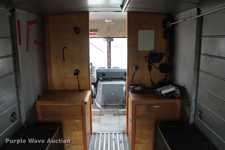 image for item DD1421 1993 Chevrolet P30 step van