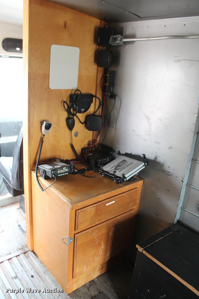 image for item DD1421 1993 Chevrolet P30 step van