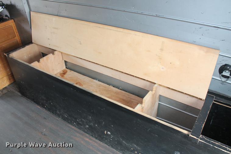 image for item DD1421 1993 Chevrolet P30 step van