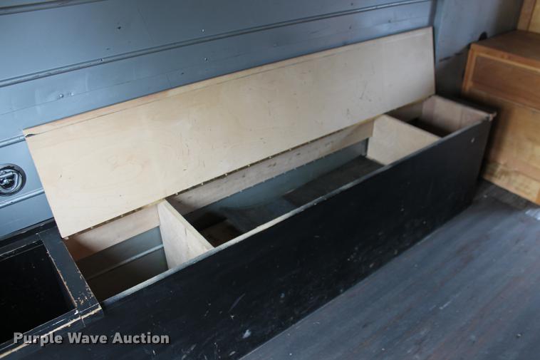 image for item DD1421 1993 Chevrolet P30 step van