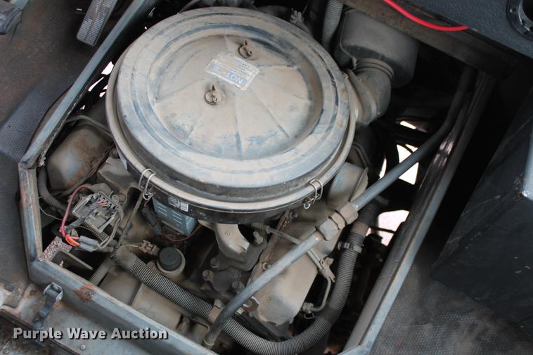 image for item DD1421 1993 Chevrolet P30 step van