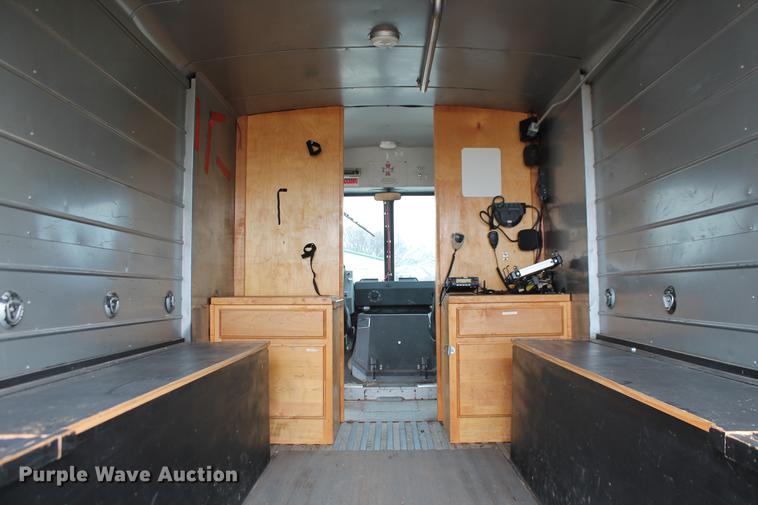 image for item DD1421 1993 Chevrolet P30 step van