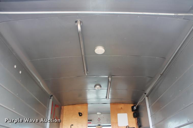 image for item DD1421 1993 Chevrolet P30 step van