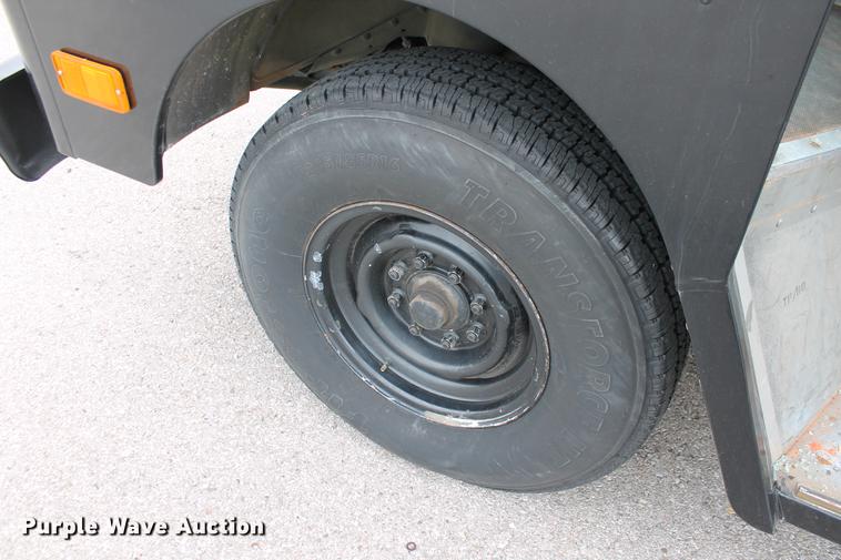 image for item DD1421 1993 Chevrolet P30 step van