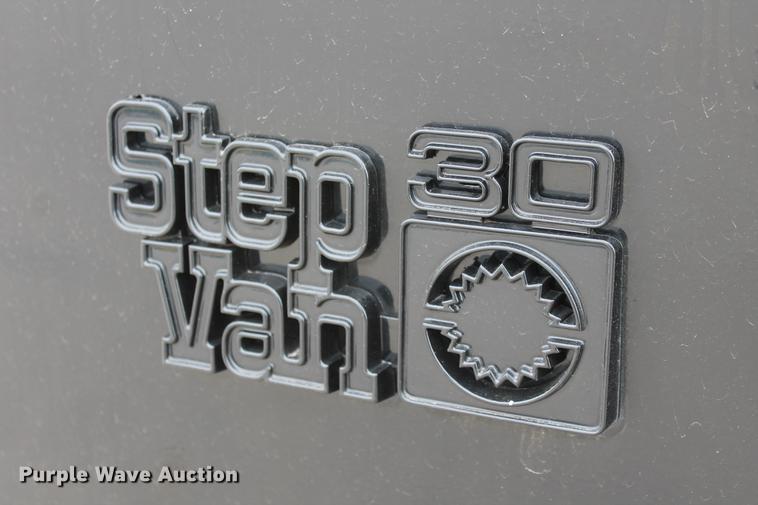 image for item DD1421 1993 Chevrolet P30 step van