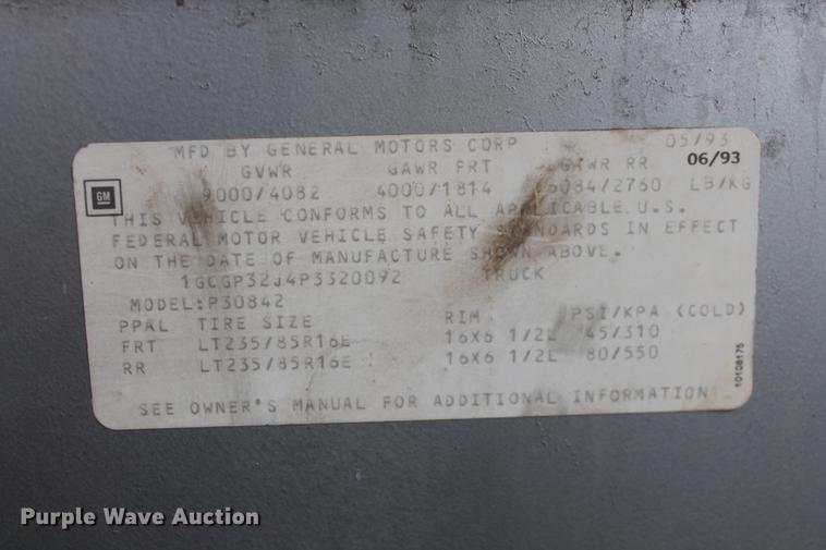 image for item DD1421 1993 Chevrolet P30 step van