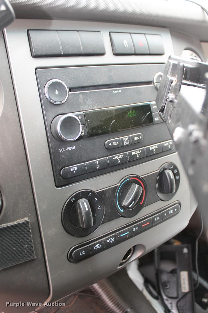 image for item DD1422 2010 Ford Expedition XLT SUV