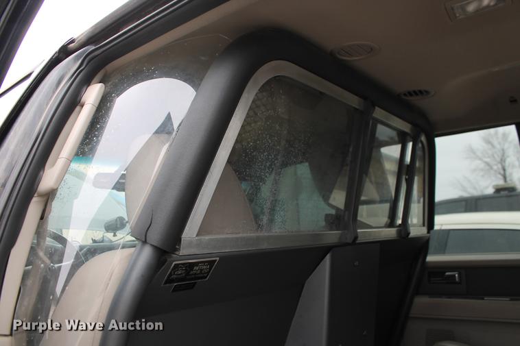 image for item DD1422 2010 Ford Expedition XLT SUV