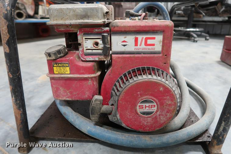 image for item DF3509 Briggs & Stratton water line test pump