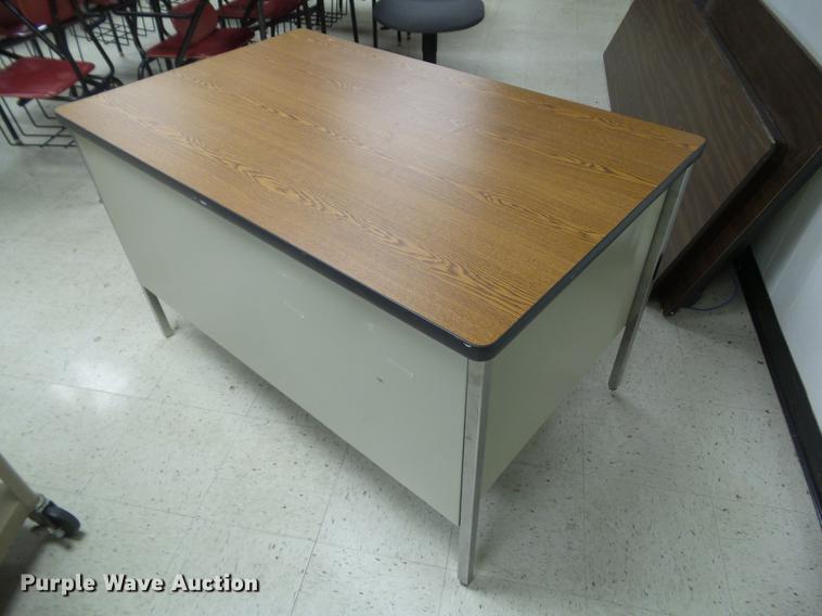 image for item DZ9166 (7) desks
