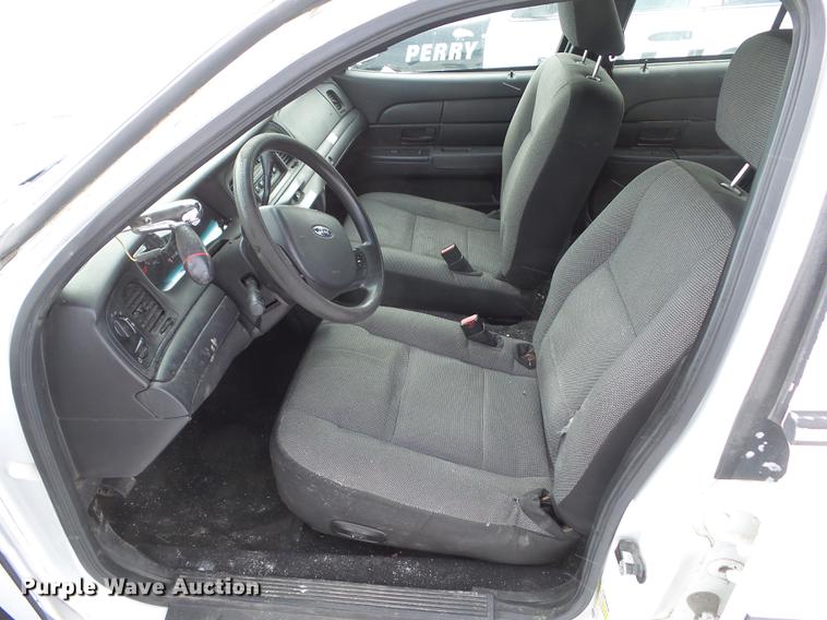 image for item DZ9186 2007 Ford Crown Victoria Police Interceptor