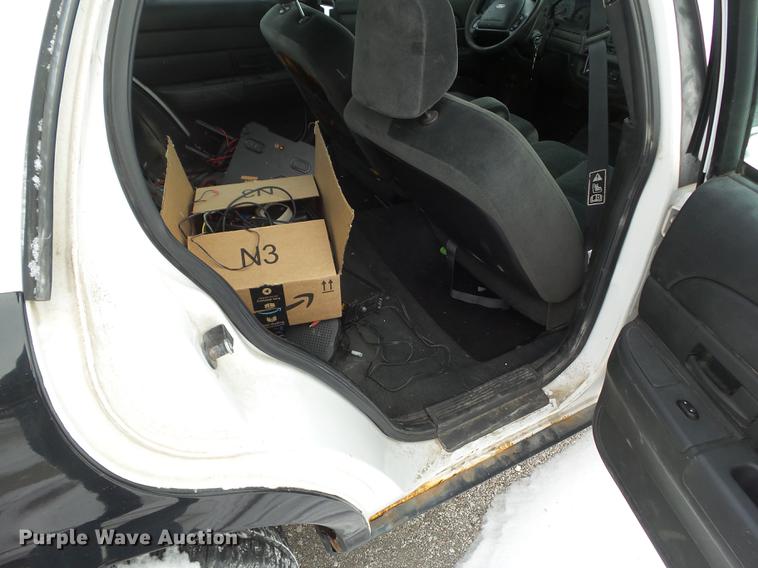 image for item DZ9187 2003 Ford Crown Victoria Police Interceptor