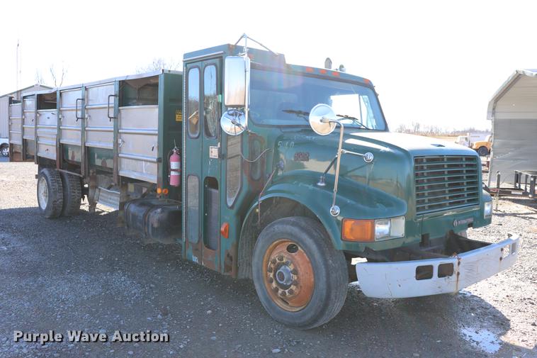 image for item EC9291 1996 International 4700LP recycling truck