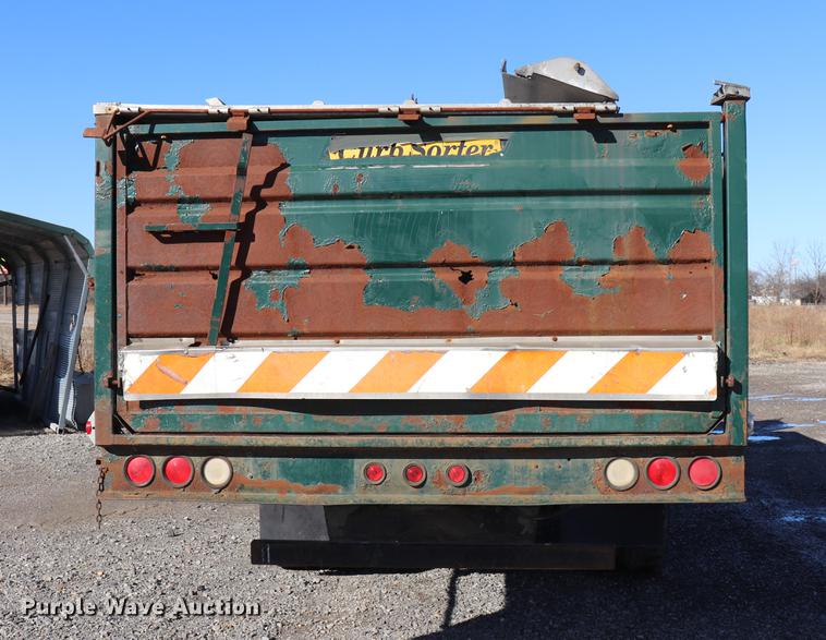 image for item EC9291 1996 International 4700LP recycling truck