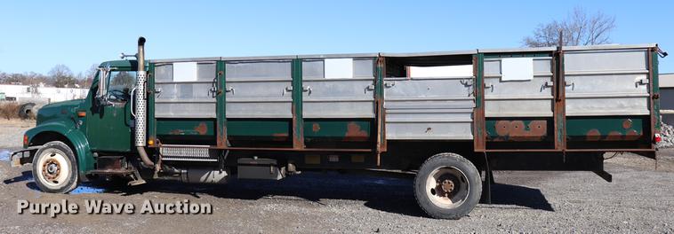 image for item EC9291 1996 International 4700LP recycling truck