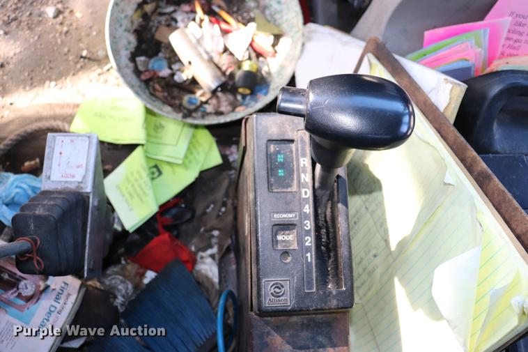 image for item EC9291 1996 International 4700LP recycling truck