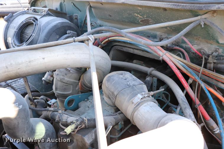 image for item EC9291 1996 International 4700LP recycling truck