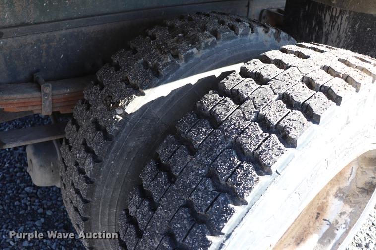 image for item EC9291 1996 International 4700LP recycling truck