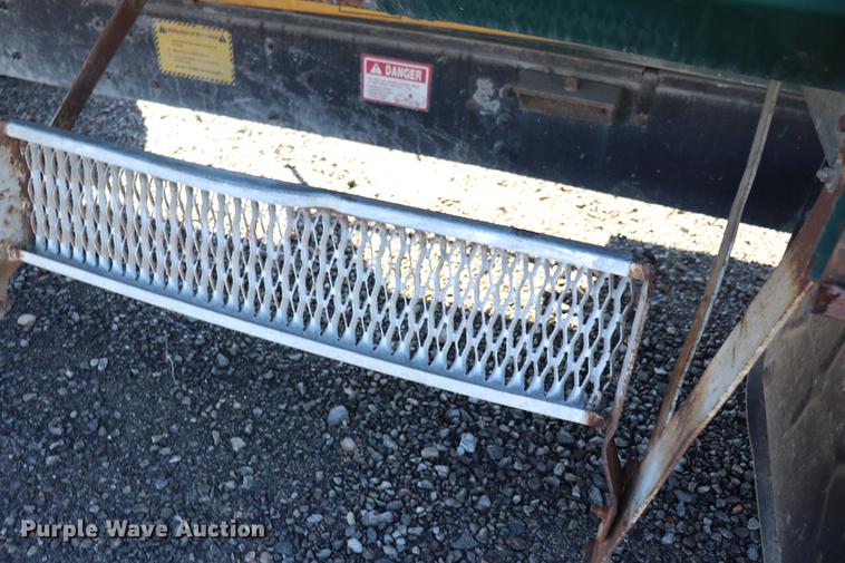 image for item EC9291 1996 International 4700LP recycling truck