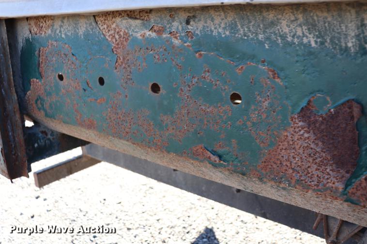 image for item EC9291 1996 International 4700LP recycling truck