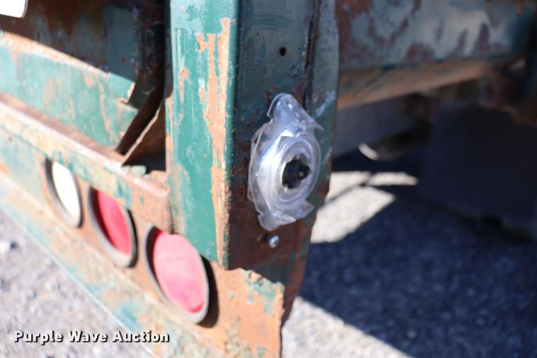 image for item EC9291 1996 International 4700LP recycling truck