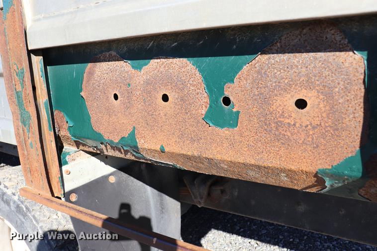 image for item EC9291 1996 International 4700LP recycling truck