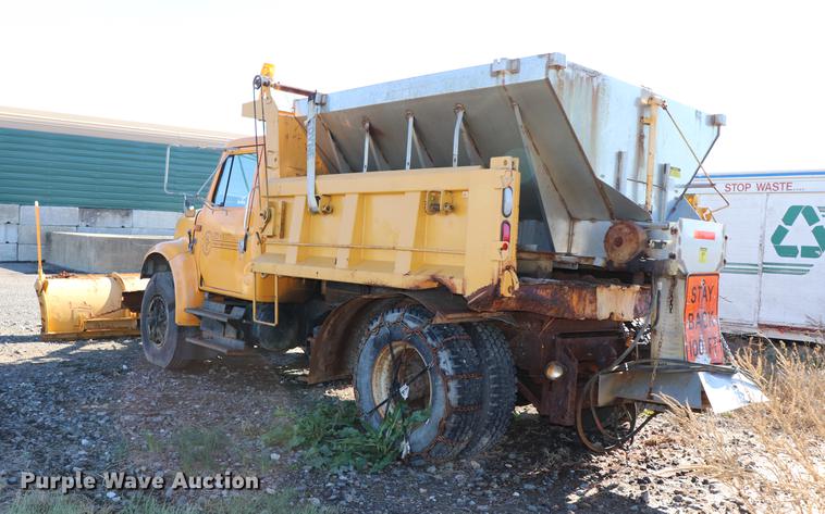 image for item EC9292 1992 International 4900 dump truck