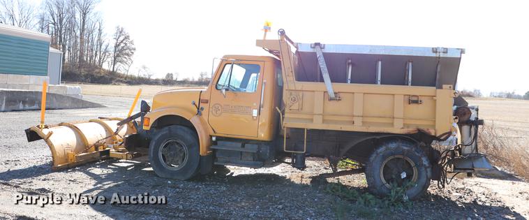image for item EC9292 1992 International 4900 dump truck