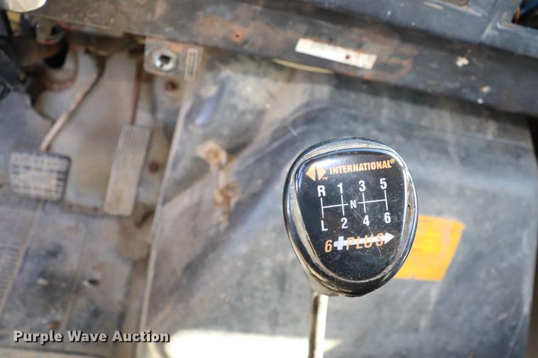 image for item EC9292 1992 International 4900 dump truck