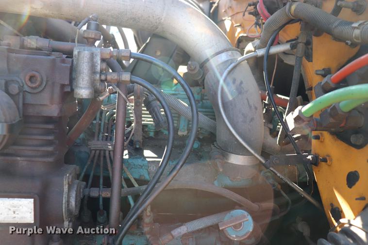 image for item EC9292 1992 International 4900 dump truck