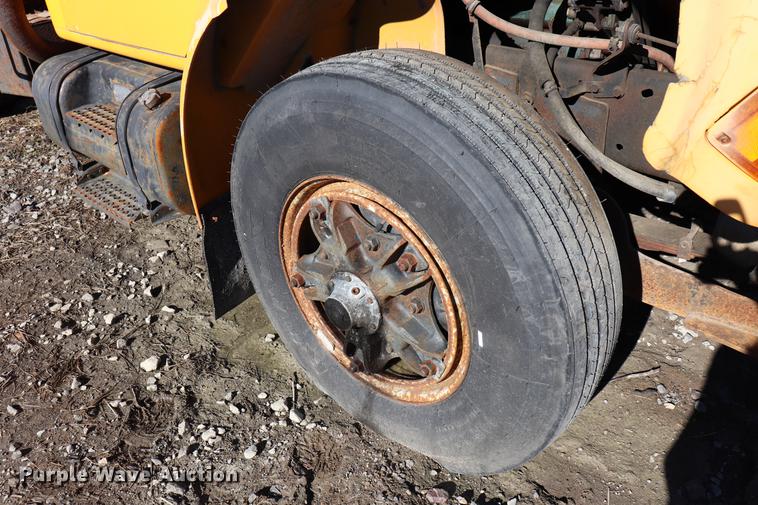 image for item EC9292 1992 International 4900 dump truck