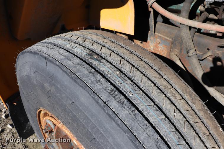 image for item EC9292 1992 International 4900 dump truck