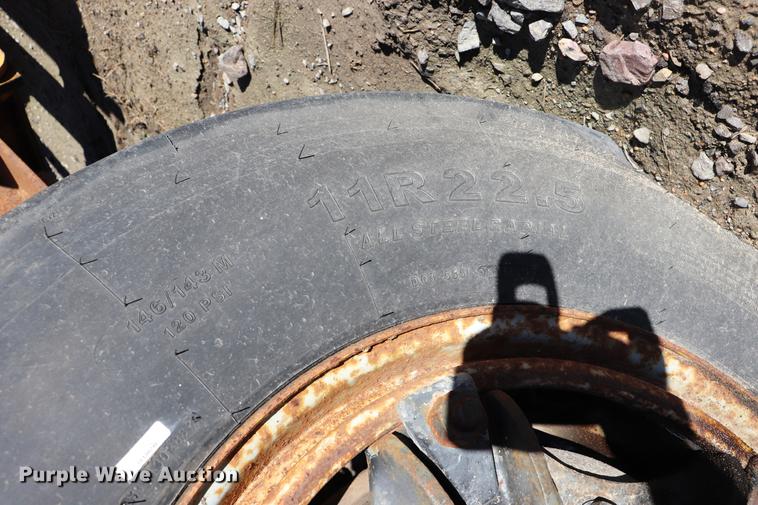 image for item EC9292 1992 International 4900 dump truck