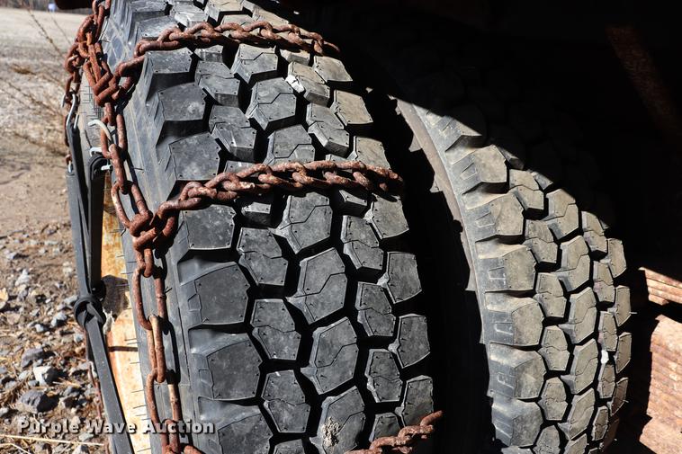 image for item EC9292 1992 International 4900 dump truck