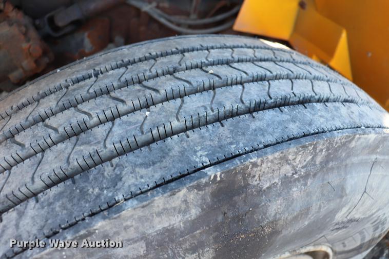 image for item EC9292 1992 International 4900 dump truck