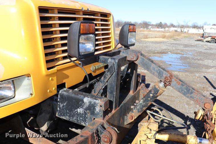 image for item EC9292 1992 International 4900 dump truck