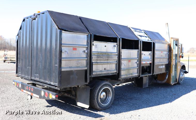 image for item EC9293 1991 International 4700LP recycling truck