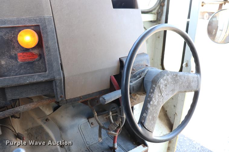 image for item EC9293 1991 International 4700LP recycling truck