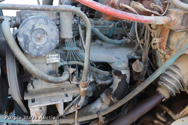 image for item EC9293 1991 International 4700LP recycling truck