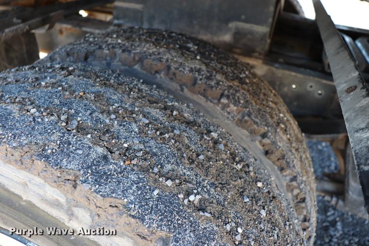 image for item EC9293 1991 International 4700LP recycling truck