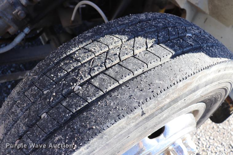 image for item EC9293 1991 International 4700LP recycling truck