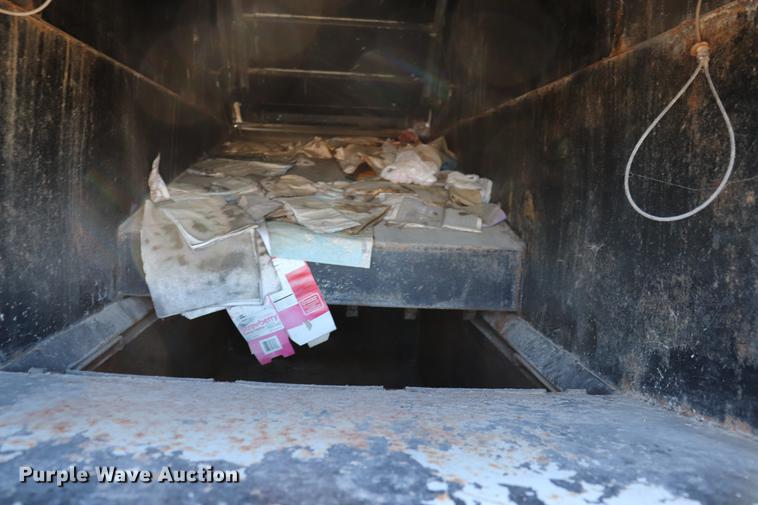 image for item EC9293 1991 International 4700LP recycling truck