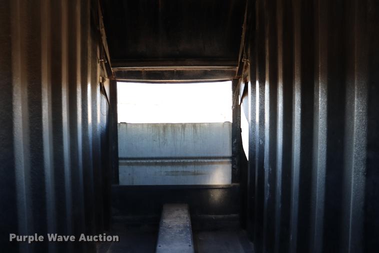 image for item EC9293 1991 International 4700LP recycling truck