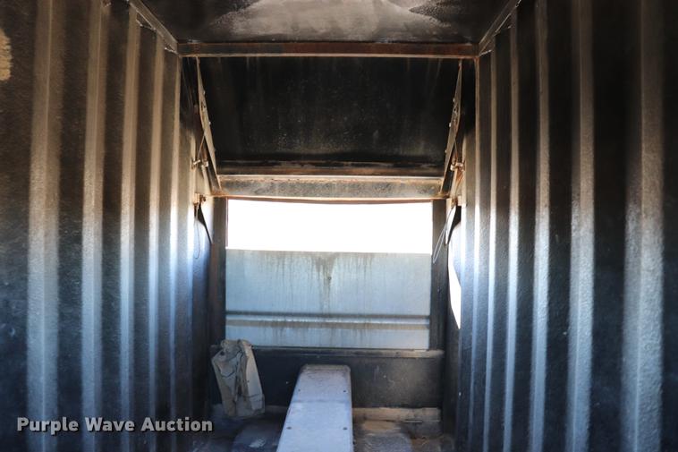 image for item EC9293 1991 International 4700LP recycling truck