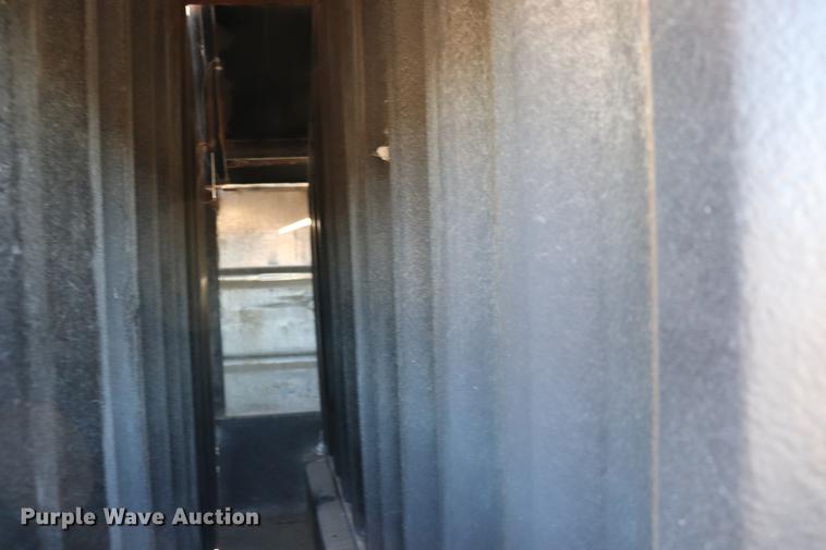 image for item EC9293 1991 International 4700LP recycling truck