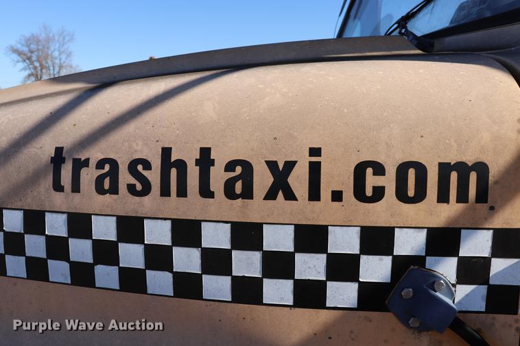 image for item EC9293 1991 International 4700LP recycling truck